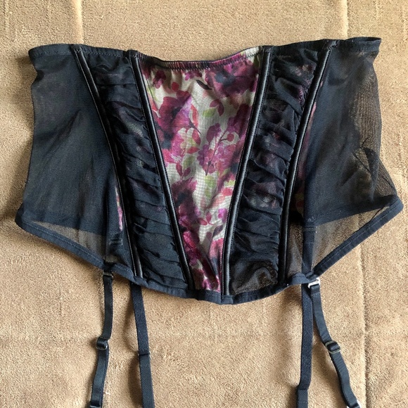 Rare vintage Victoria's Secret Waist Cincher/Garter Belt Size Medium - Picture 6 of 12